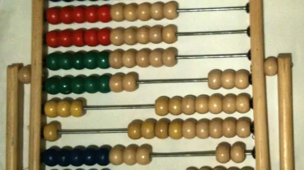 Boulier d'écolier en bois aux perles de couleur